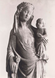 Vierge à l’oiseau. Chapelle Saint-Martin. Fontaine-lès-Dijon. (Cliché Michel Laignelet, 1974). 
